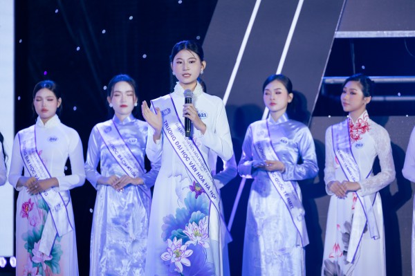 Hoa hậu Sinh viên Hòa bình Việt Nam gây quỹ hơn 386 triệu đồng cho sinh viên khó khăn