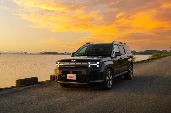 Hyundai Santa Fe tại Việt Nam có thêm bản hybrid, giá 1,369 tỉ đồng