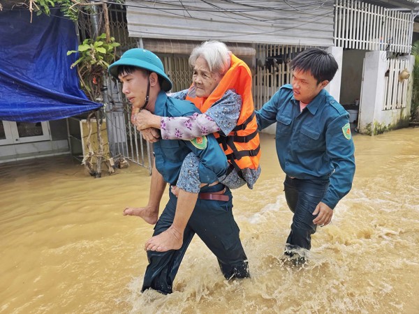 Khánh Hòa, Lâm Đồng lại ngập lụt, sạt lở sau đêm mưa lớn Khánh Hòa, Lâm Đồng lại ngập lụt, sạt lở sau đêm mưa lớn