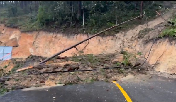 Mưa lớn lại sạt lở đèo Mimosa và các đèo, gây ngập lụt nặng nhiều nơi