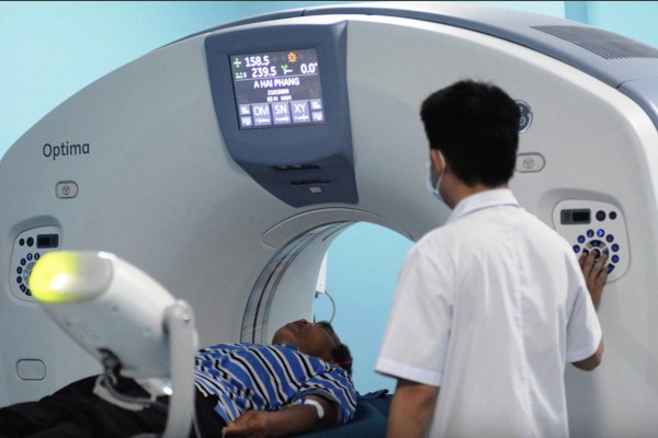 Nên sớm miễn viện phí cho bệnh nhân chạy thận, ung thư Nên sớm miễn viện phí cho bệnh nhân chạy thận, ung thư