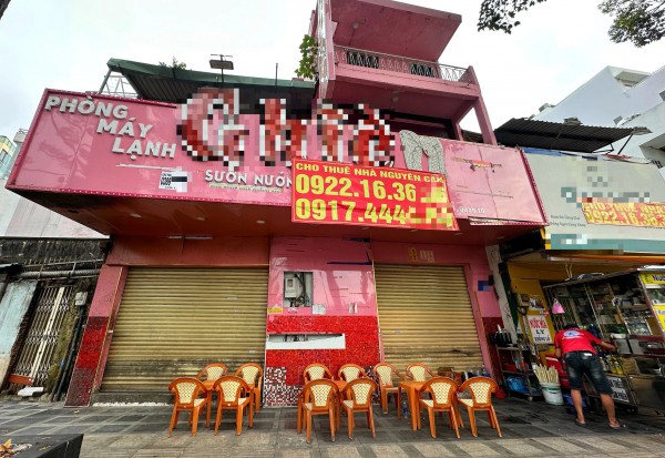 Nhiều quán ăn ở trung tâm TP.HCM âm thầm đóng cửa, trả mặt bằng cuối năm 2025