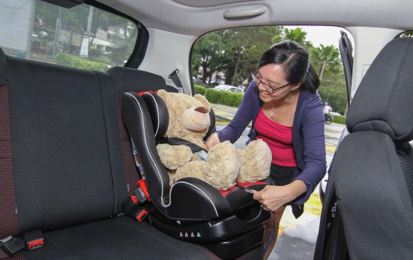 Những điều cần lưu ý khi lắp ghế an toàn bảo vệ trẻ em trên ô tô