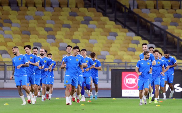 Nóng: Cảnh sát Malaysia chính thức điều tra hình sự vụ nhập tịch lậu, HLV Cklamovski bất ngờ lên tiếng