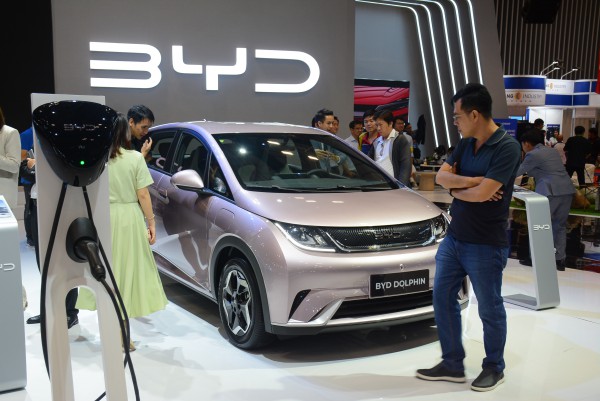 Ô tô nhập ồ ạt về Việt Nam, nhiều nhất từ Indonesia, Trung Quốc Ô tô nhập ồ ạt về Việt Nam, nhiều nhất từ Indonesia, Trung Quốc