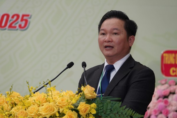 Ông Nguyễn Hữu Nguyên tiếp tục giữ chức Chủ tịch Hội Nông dân tỉnh Đồng Nai Ông Nguyễn Hữu Nguyên tiếp tục giữ chức Chủ tịch Hội Nông dân tỉnh Đồng Nai