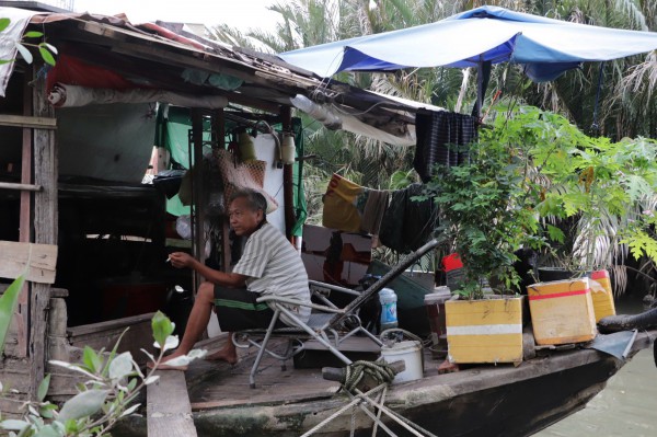 Phận đời ven kênh ở TP.HCM: 20 năm lênh đênh sông nước