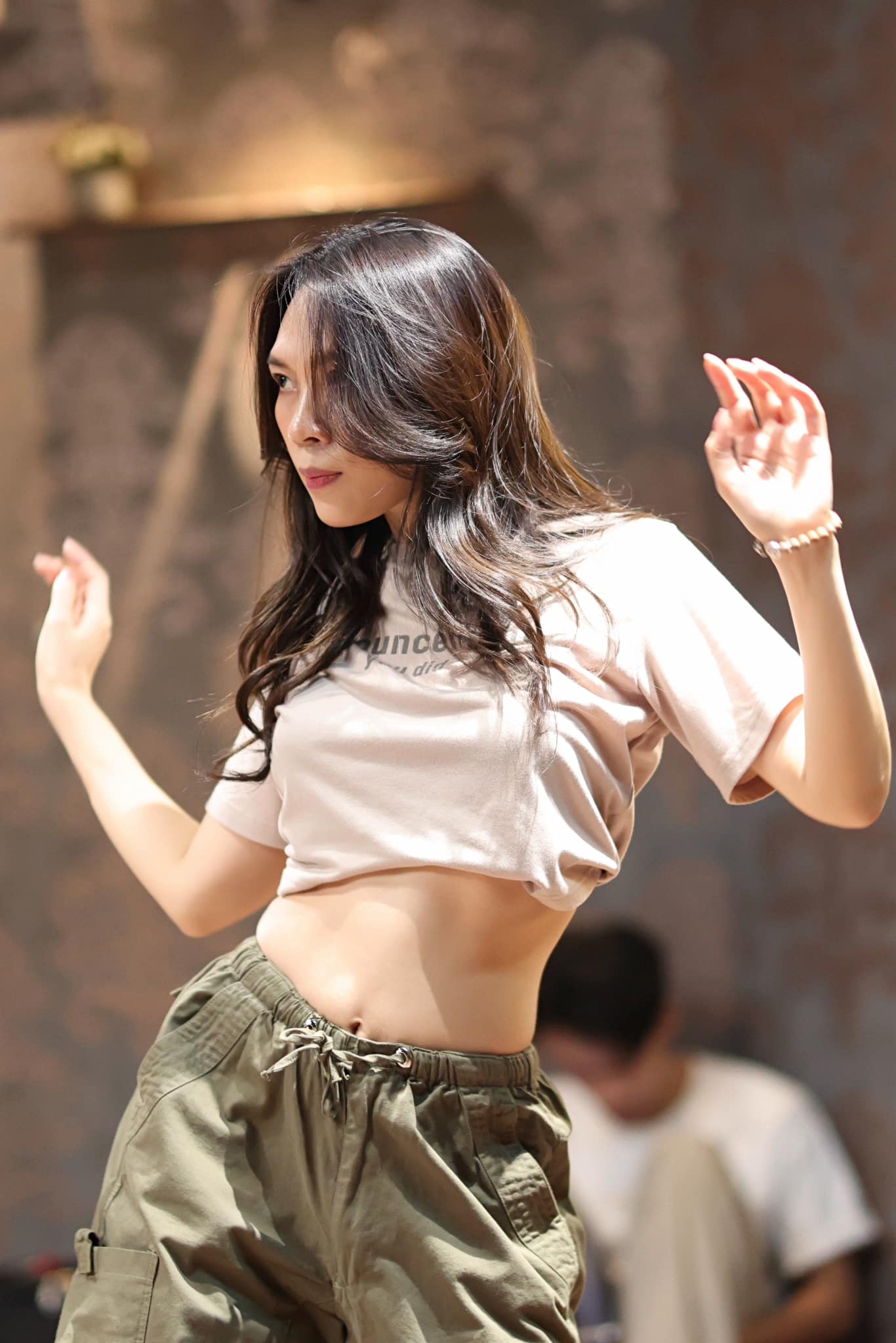 Sao Việt khỏe đẹp: Mỹ Tâm giữ eo thon gọn nhờ tập nhảy