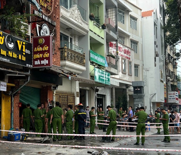 TP.HCM: Báo cáo ban đầu vụ cháy quán ăn làm 4 người tử vong TP.HCM: Báo cáo ban đầu vụ cháy quán ăn làm 4 người tử vong