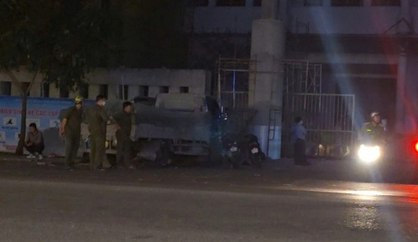 TP.HCM: Sập giàn giáo, nam công nhân tử vong ở nhà tập luyện Phú Thọ TP.HCM: Sập giàn giáo, nam công nhân tử vong ở nhà tập luyện Phú Thọ