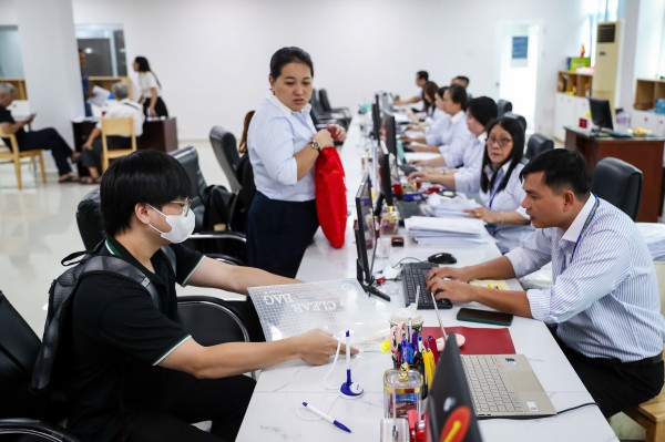 TP.HCM gấp rút sắp xếp lại công chức phường, xã