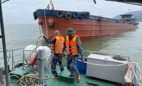 Tàu hàng 1.500 tấn gặp sự cố hỏng máy trôi tự do ở vịnh Đà Nẵng