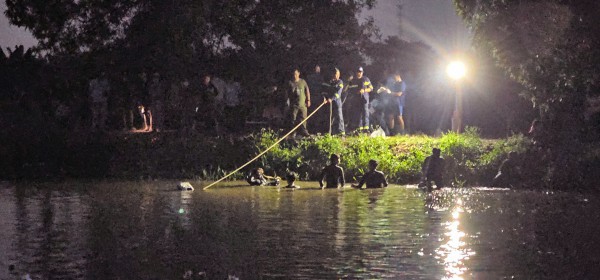 Tìm thấy thi thể 2 thiếu niên dưới nhánh sông Rạch Tra, TP.HCM