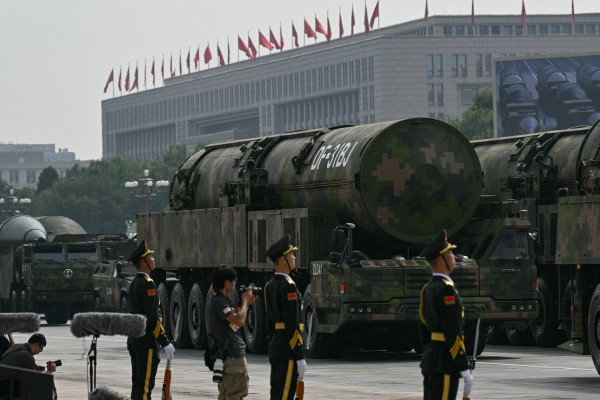 Trung Quốc nói gì về tin triển khai hơn 100 ICBM xuống hầm phóng?