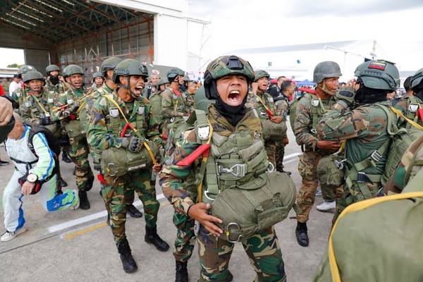 Venezuela xoay xở giữa căng thẳng với Mỹ