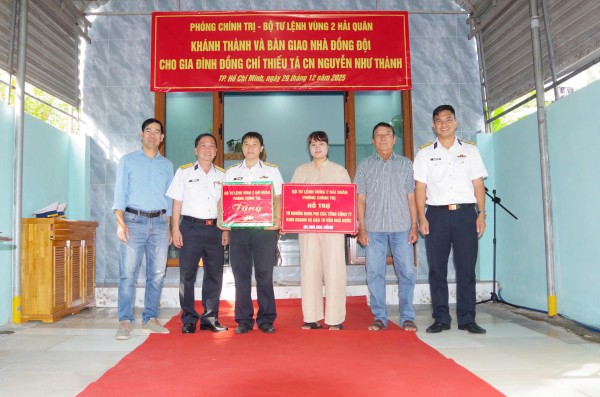Vùng 2 Hải quân trao căn nhà đồng đội thứ 53 cho quân nhân trong năm 2025