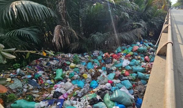 Xử lý người vứt rác xuống kênh cầu Ông Bé