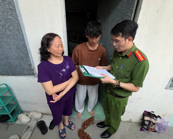 Xử phạt karaoke gây ồn ào bất kể giờ giấc: 'Luật mới gần dân hơn' Xử phạt karaoke gây ồn ào bất kể giờ giấc: 'Luật mới gần dân hơn'