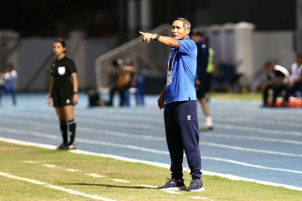 ‘Trọng tài phá hỏng trận chung kết, bóp nghẹt chúng tôi'