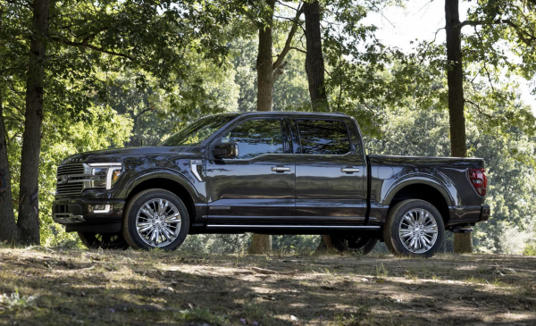 10 ô tô bán chạy nhất tại Mỹ năm 2025: Xe bán tải, Crossover áp đảo