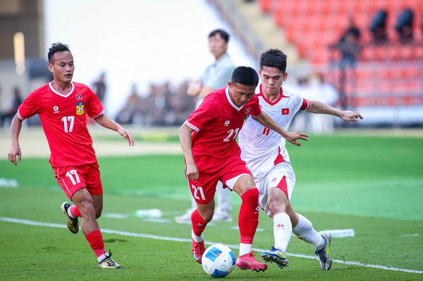 Bại tướng của Kim Sang-sik chia tay đội tuyển và U.23 Lào, chưa lộ diện người trám chỗ