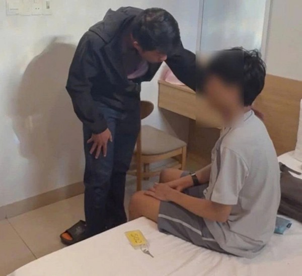 Thủ đoạn thao túng tâm lý của băng nhóm lừa đảo trong phi vụ 'bắt cóc online'