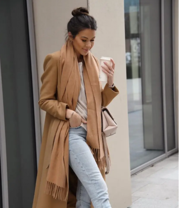 Cách dùng khăn choàng đơn giản để vừa tạo phong cách thời trang vừa giữ ấm