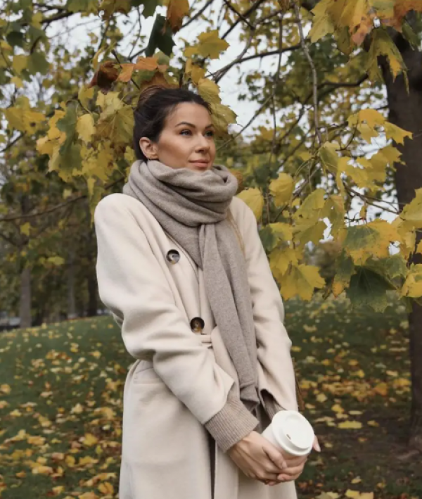 Cách dùng khăn choàng đơn giản để vừa tạo phong cách thời trang vừa giữ ấm