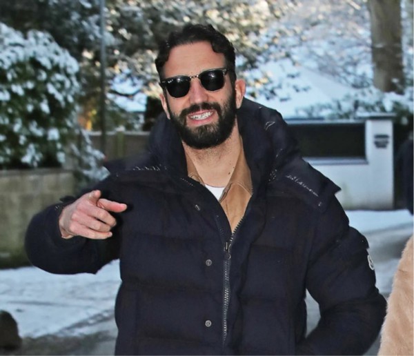 Lộ tình trạng của HLV Amorim sau khi bị M.U sa thải, bỏ túi tiền đền bù 900 tỉ đồng Lộ tình trạng của HLV Amorim sau khi bị M.U sa thải, bỏ túi tiền đền bù 900 tỉ đồng