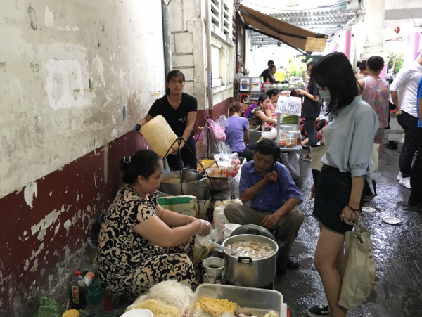 Hẻm ăn vặt 76 Hai Bà Trưng ở trung tâm TP.HCM đóng cửa: Tiếc nuối kỷ niệm xưa Hẻm ăn vặt 76 Hai Bà Trưng ở trung tâm TP.HCM đóng cửa: Tiếc nuối kỷ niệm xưa