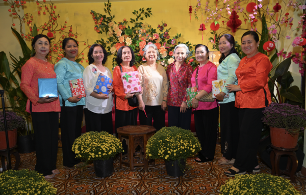 Mâm cỗ tết 3 miền trình làng tại TP.HCM: Thực khách hào hứng ăn tết sớm