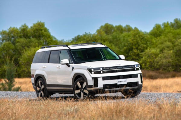 Ô tô đời cũ rầm rộ 'đại hạ giá' xả hàng tồn kho ngay đầu năm 2026