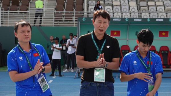 Thanh Nhàn trở lại, U.23 Việt Nam thêm phương án đá phạt: Hãy mang U.23 Kyrgyzstan đến đây! Thanh Nhàn trở lại, U.23 Việt Nam thêm phương án đá phạt: Hãy mang U.23 Kyrgyzstan đến đây!