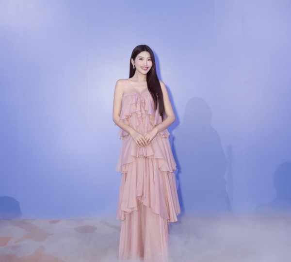 Á hậu Quỳnh Châu mang thai vẫn theo đuổi phong cách gợi cảm Á hậu Quỳnh Châu mang thai vẫn theo đuổi phong cách gợi cảm