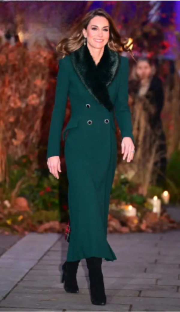 6 bộ trang phục làm nên 