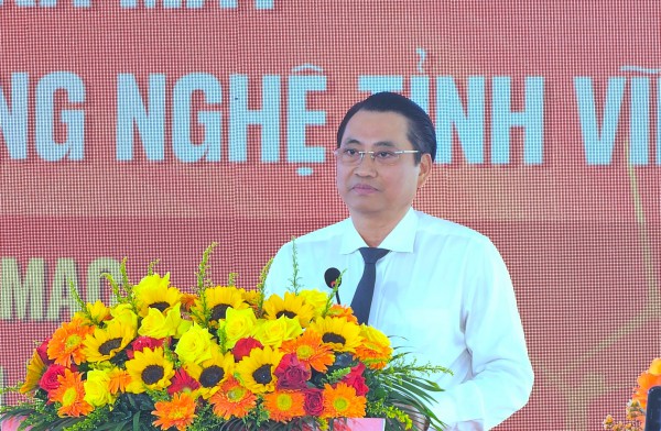 Vĩnh Long ra mắt không gian thương hiệu và công nghệ đầu tiên Vĩnh Long ra mắt không gian thương hiệu và công nghệ đầu tiên