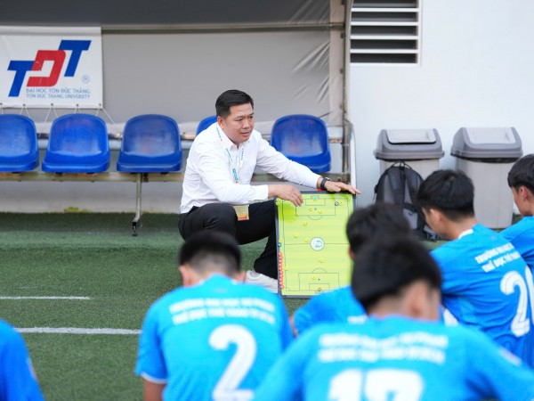 Trường CĐ Công thương TP.HCM - Trường ĐH Sư phạm TDTT TP.HCM: Đại chiến tranh ngôi đầu