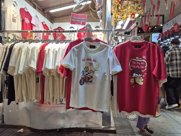 Khi chiếc áo cũng biết… đòi lì xì Khi chiếc áo cũng biết… đòi lì xì