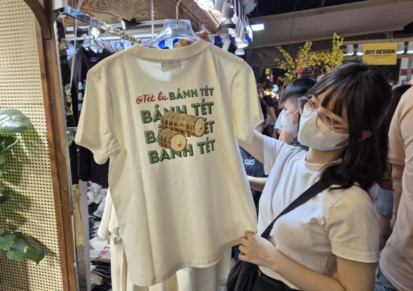 Khi chiếc áo cũng biết… đòi lì xì Khi chiếc áo cũng biết… đòi lì xì