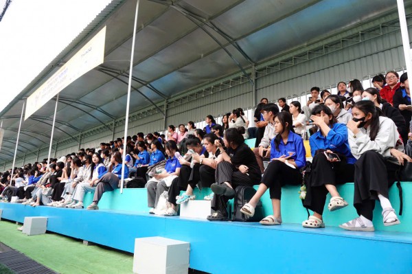 Áo xanh thanh niên ‘phủ sóng’ sân Đồng Tháp giải TNSV THACO cup 2026