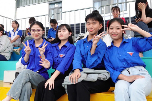 Áo xanh thanh niên ‘phủ sóng’ sân Đồng Tháp giải TNSV THACO cup 2026