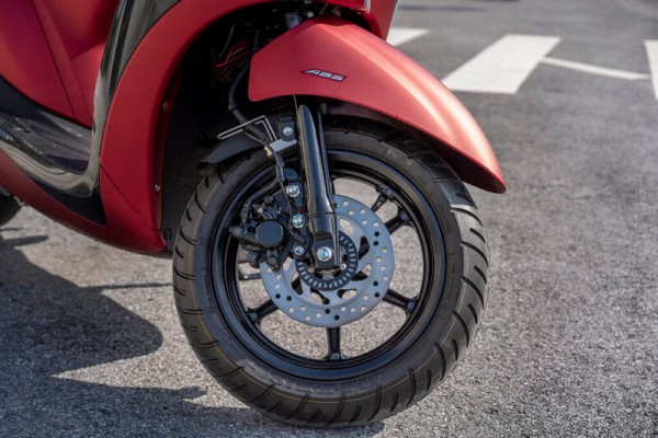 Từ kiểu dáng sang an toàn: xu hướng chọn xe máy của giới trẻ đô thị