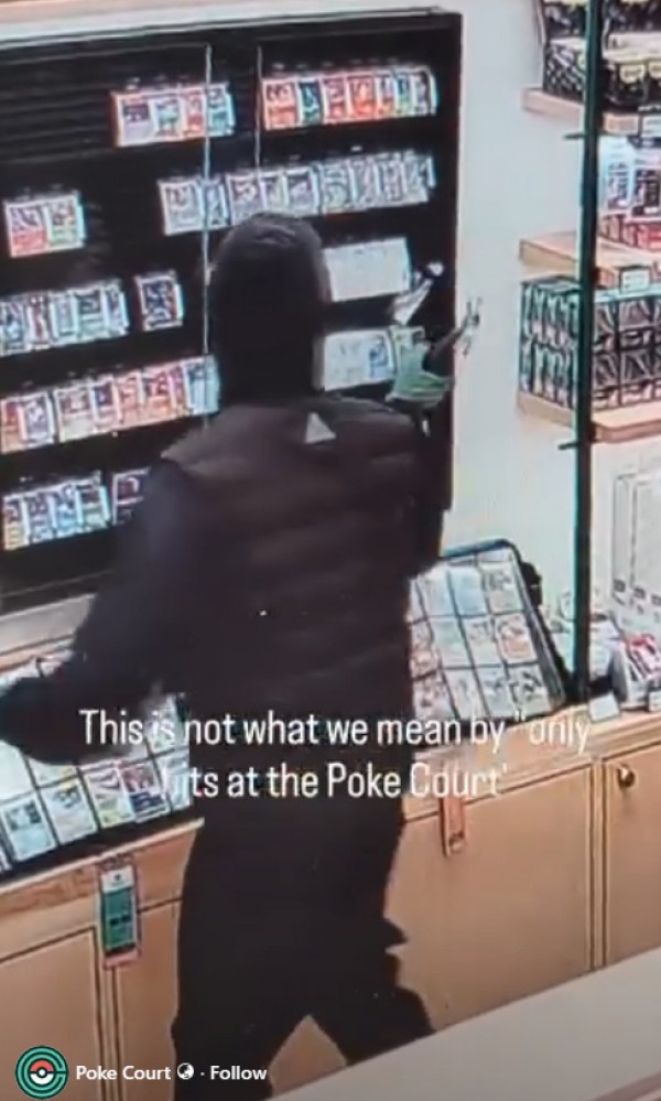 Trộm cửa hàng thẻ bài Pokemon tại Mỹ, số hàng bị cướp hơn 2 tỉ đồng Trộm cửa hàng thẻ bài Pokemon tại Mỹ, số hàng bị cướp hơn 2 tỉ đồng