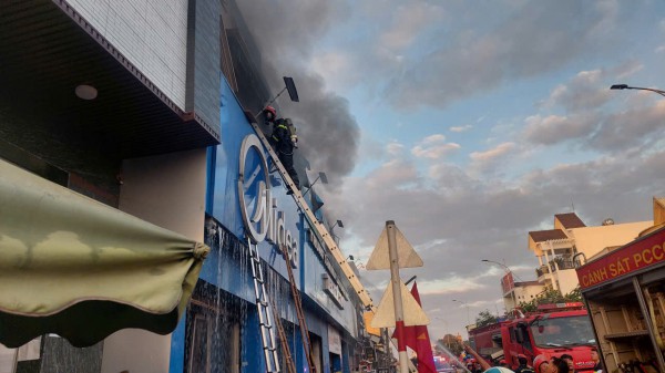 Cháy cửa hàng điện máy ở Đồng Nai, 2 mẹ con tử vong thương tâm