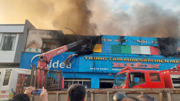 Cháy cửa hàng điện máy ở Đồng Nai, 2 mẹ con tử vong thương tâm