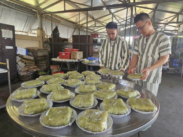 Bữa cơm khơi dậy khát vọng hoàn lương trong mỗi phạm nhân Bữa cơm khơi dậy khát vọng hoàn lương trong mỗi phạm nhân