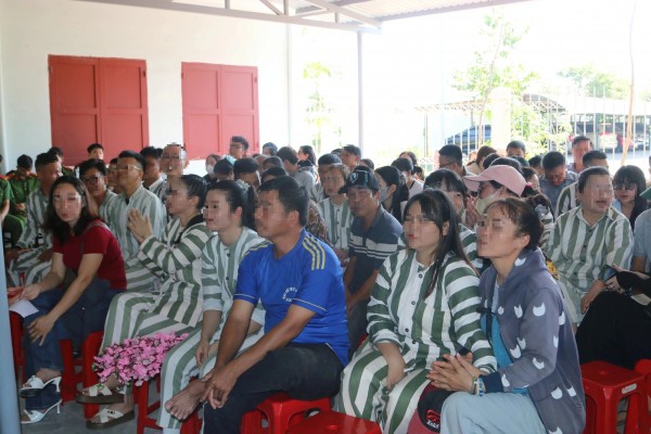 Bữa cơm khơi dậy khát vọng hoàn lương trong mỗi phạm nhân Bữa cơm khơi dậy khát vọng hoàn lương trong mỗi phạm nhân