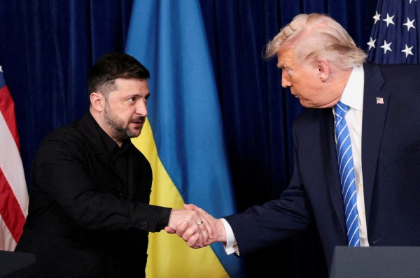 Ông Trump gặp ông Zelensky, đặc phái viên Mỹ nói 'chỉ còn một nút thắt'