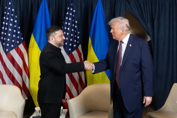 Tổng thống Zelensky tiết lộ sắp có cuộc gặp 3 bên Mỹ - Nga - Ukraine Tổng thống Zelensky tiết lộ sắp có cuộc gặp 3 bên Mỹ - Nga - Ukraine