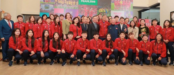 Đại sứ quán Úc và VFF làm điều đặc biệt dành cho đội tuyển nữ Việt Nam trước giải châu Á Đại sứ quán Úc và VFF làm điều đặc biệt dành cho đội tuyển nữ Việt Nam trước giải châu Á